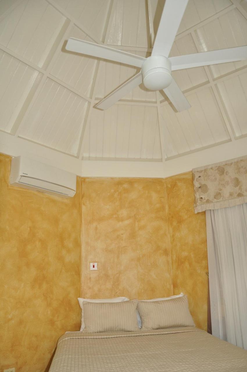 Beach Penthouse A25 Sandcastles Ocho Rios Esterno foto