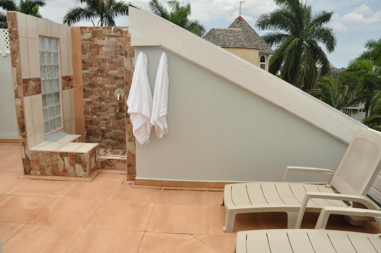 Beach Penthouse A25 Sandcastles Ocho Rios Esterno foto